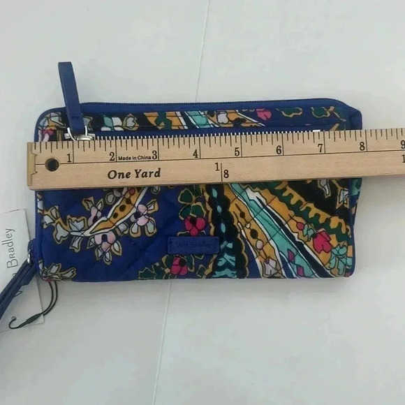 NWT Vera Bradley Iconic RFID Front Zip Wristlet Romantic Paisley Blue - Picture 7 of 8